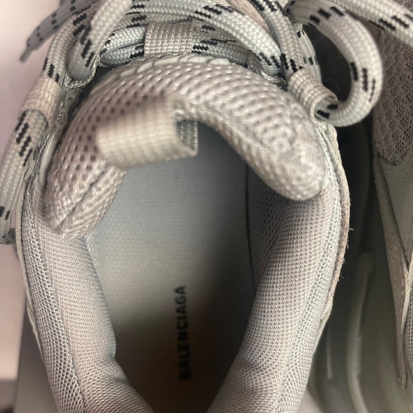 AUTHENTIC BALENCIAGA SNEAKERS!(ORIGINAL SALE RECEIPT SHOWN) - Picture 7 of 9
